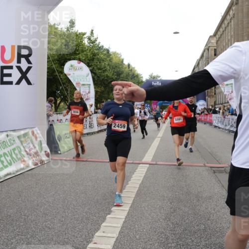 06.09.2026 - CURREX Alsterlauf Yannick Fuchs http://msf.ph/oto/10197947 06.09.2026 10:07:00 Ziel 2148, 2459, 2934, 2963, 3303, 3376, 3656, 3943, 3945, 5073, 5091, 5527, 5792, 5937, 8276 meine-sportfotos.de