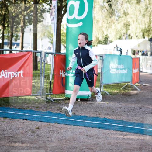 06.09.2026 - 20. Norderstedt Triathlon H.Heesch http://msf.ph/oto/10197989 06.09.2026 09:13:09 Ziel 20, 26, 38 meine-sportfotos.de