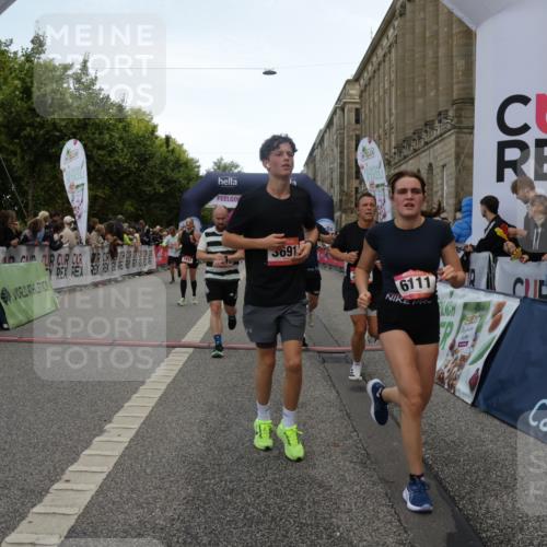 06.09.2026 - CURREX Alsterlauf Yannick Fuchs http://msf.ph/oto/10198029 06.09.2026 09:58:49 Ziel 2017, 2034, 2244, 2711, 3078, 3313, 3691, 4265, 4695, 4747, 5557, 5661, 5706, 5764, 5810, 5964, 6111 meine-sportfotos.de