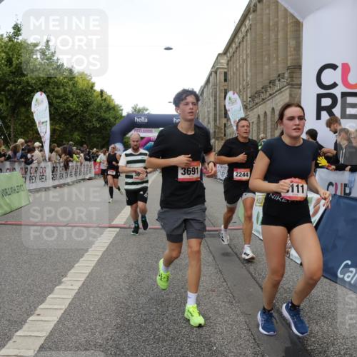 06.09.2026 - CURREX Alsterlauf Yannick Fuchs http://msf.ph/oto/10198039 06.09.2026 09:58:49 Ziel 2017, 2034, 2244, 2711, 3078, 3313, 3691, 4265, 4695, 4747, 5557, 5661, 5706, 5764, 5810, 5964, 6111 meine-sportfotos.de