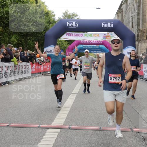 06.09.2026 - CURREX Alsterlauf Yannick Fuchs http://msf.ph/oto/10198189 06.09.2026 10:07:03 Ziel 2148, 2355, 2459, 2963, 3103, 3303, 3376, 3607, 3656, 3943, 3945, 5073, 5091, 5527, 5792, 5937, 8276 meine-sportfotos.de