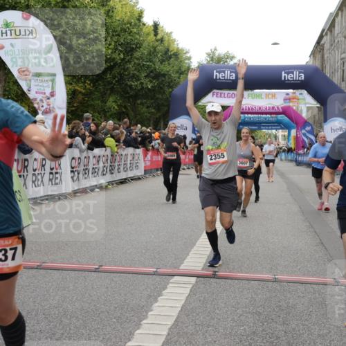 06.09.2026 - CURREX Alsterlauf Yannick Fuchs http://msf.ph/oto/10198322 06.09.2026 10:07:06 Ziel 2148, 2355, 2459, 2963, 3103, 3376, 3607, 3656, 4078, 5069, 5073, 5091, 5527, 5792, 5937, 5951, 6214, 8306 meine-sportfotos.de