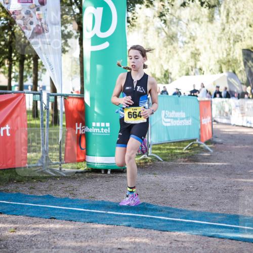 06.09.2026 - 20. Norderstedt Triathlon H.Heesch http://msf.ph/oto/10198485 06.09.2026 09:45:14 Ziel 664, 665 meine-sportfotos.de
