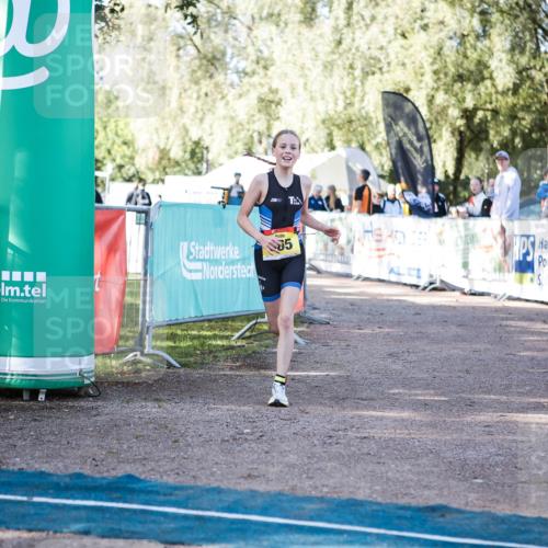 06.09.2026 - 20. Norderstedt Triathlon H.Heesch http://msf.ph/oto/10198524 06.09.2026 09:45:18 Ziel 664, 665 meine-sportfotos.de
