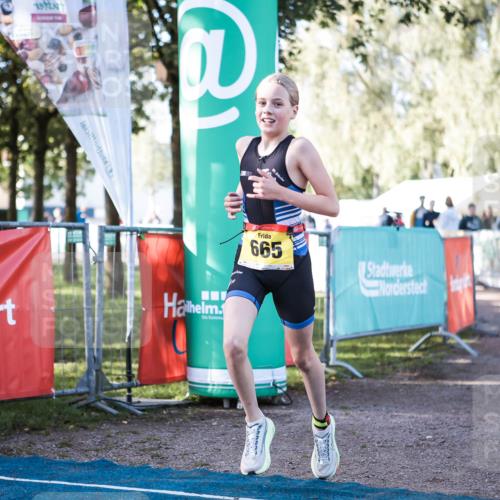 06.09.2026 - 20. Norderstedt Triathlon H.Heesch http://msf.ph/oto/10198535 06.09.2026 09:45:18 Ziel 664, 665 meine-sportfotos.de