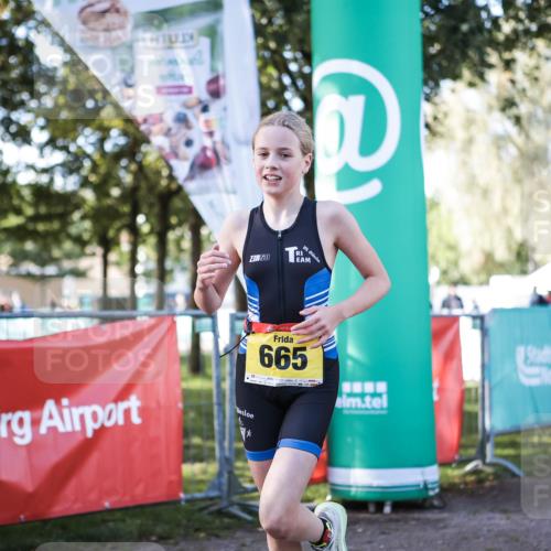 06.09.2026 - 20. Norderstedt Triathlon H.Heesch http://msf.ph/oto/10198546 06.09.2026 09:45:19 Ziel 664, 665 meine-sportfotos.de