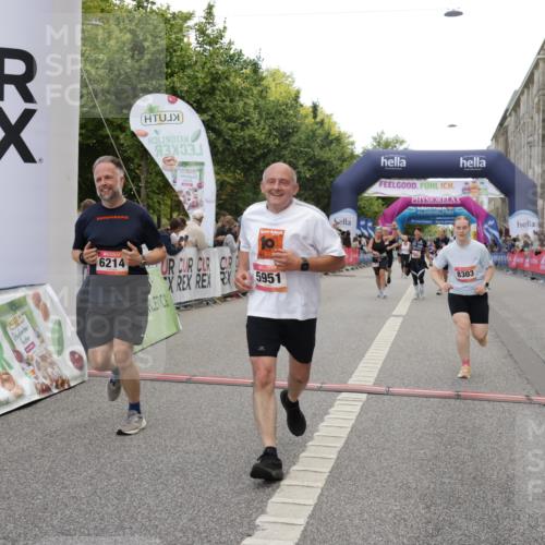 06.09.2026 - CURREX Alsterlauf Yannick Fuchs http://msf.ph/oto/10198788 06.09.2026 10:07:11 Ziel 2187, 2355, 2893, 3103, 3607, 4078, 4140, 5069, 5549, 5792, 5937, 5951, 6214, 8303, 8306 meine-sportfotos.de