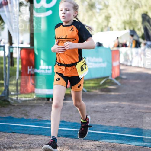 06.09.2026 - 20. Norderstedt Triathlon H.Heesch http://msf.ph/oto/10199208 06.09.2026 09:47:46 Ziel 671, 675 meine-sportfotos.de