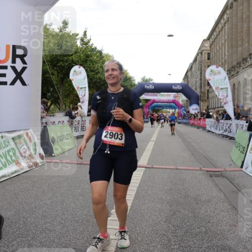 06.09.2026 - CURREX Alsterlauf Yannick Fuchs http://msf.ph/oto/10199337 06.09.2026 10:07:18 Ziel 2187, 2515, 2883, 2893, 2903, 4140, 5227, 5549, 5813, 6214, 8303 meine-sportfotos.de