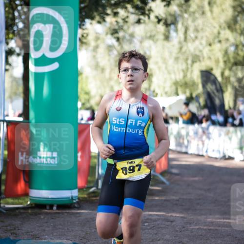 06.09.2026 - 20. Norderstedt Triathlon H.Heesch http://msf.ph/oto/10199340 06.09.2026 09:48:25 Ziel 696, 697 meine-sportfotos.de