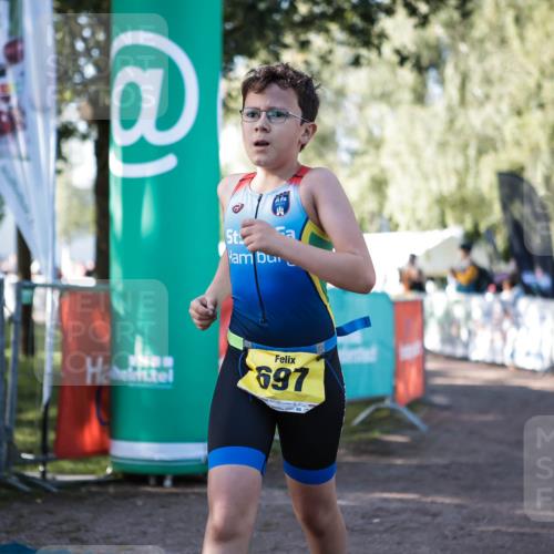 06.09.2026 - 20. Norderstedt Triathlon H.Heesch http://msf.ph/oto/10199344 06.09.2026 09:48:25 Ziel 696, 697 meine-sportfotos.de