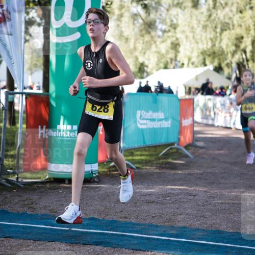 06.09.2026 - 20. Norderstedt Triathlon H.Heesch http://msf.ph/oto/10199417 06.09.2026 09:48:40 Ziel 628, 668, 669 meine-sportfotos.de