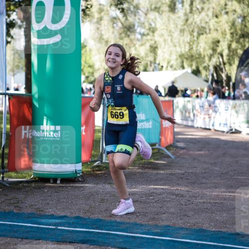 06.09.2026 - 20. Norderstedt Triathlon H.Heesch http://msf.ph/oto/10199424 06.09.2026 09:48:41 Ziel 628, 668, 669 meine-sportfotos.de