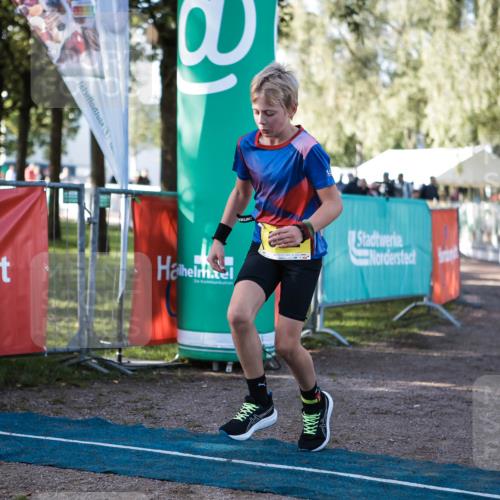 06.09.2026 - 20. Norderstedt Triathlon H.Heesch http://msf.ph/oto/10199442 06.09.2026 09:48:48 Ziel 669, 692 meine-sportfotos.de
