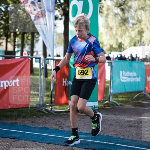 06.09.2026 - 20. Norderstedt Triathlon H.Heesch http://msf.ph/oto/10199444 06.09.2026 09:48:48 Ziel 669, 692 meine-sportfotos.de