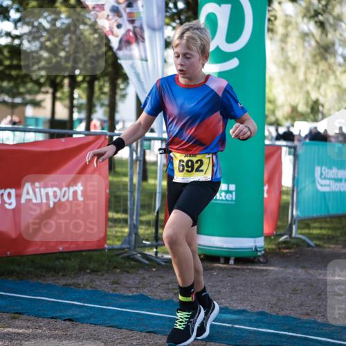06.09.2026 - 20. Norderstedt Triathlon H.Heesch http://msf.ph/oto/10199447 06.09.2026 09:48:48 Ziel 669, 692 meine-sportfotos.de