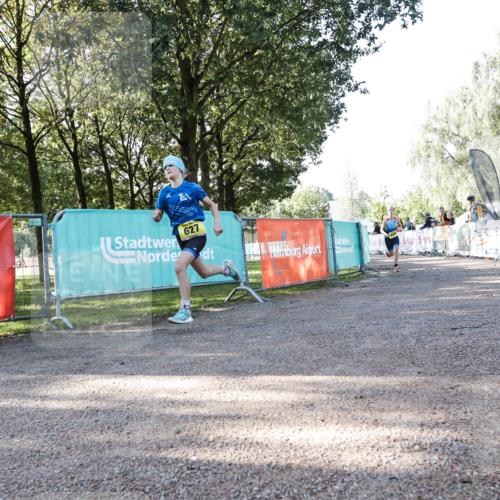 06.09.2026 - 20. Norderstedt Triathlon H.Heesch http://msf.ph/oto/10199513 06.09.2026 09:47:06 Ziel 606, 627, 643 meine-sportfotos.de