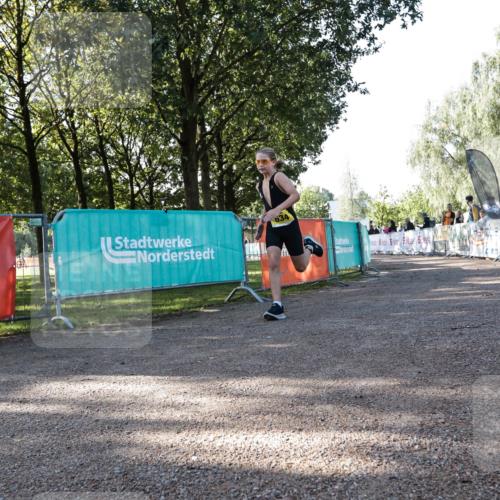 06.09.2026 - 20. Norderstedt Triathlon H.Heesch http://msf.ph/oto/10199525 06.09.2026 09:48:30 Ziel 634, 668, 696, 697 meine-sportfotos.de