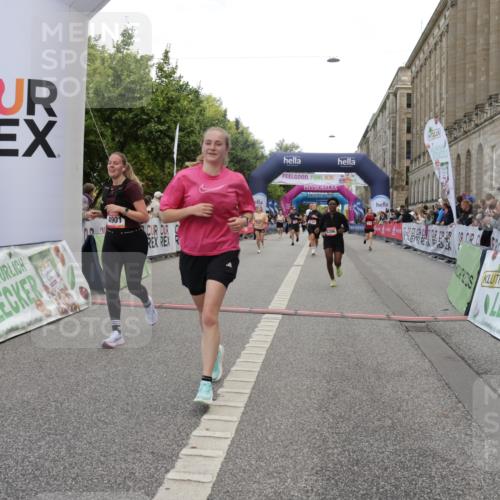 06.09.2026 - CURREX Alsterlauf Yannick Fuchs http://msf.ph/oto/10199547 06.09.2026 10:07:29 Ziel 2515, 2883, 3012, 3419, 3566, 3927, 4208, 4901, 5261, 5396, 5634, 6265, 6319, 6320, 6368 meine-sportfotos.de