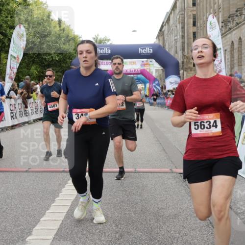 06.09.2026 - CURREX Alsterlauf Yannick Fuchs http://msf.ph/oto/10199677 06.09.2026 10:07:34 Ziel 2176, 2524, 3012, 3419, 3566, 3927, 4208, 4561, 4901, 5261, 5396, 5633, 5634, 6147, 6265, 6368 meine-sportfotos.de