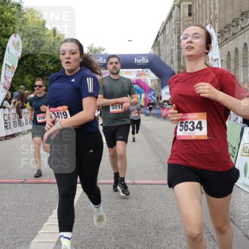 06.09.2026 - CURREX Alsterlauf Yannick Fuchs http://msf.ph/oto/10199678 06.09.2026 10:07:34 Ziel 2176, 2524, 3012, 3419, 3566, 3927, 4208, 4561, 4901, 5261, 5396, 5633, 5634, 6147, 6265, 6368 meine-sportfotos.de