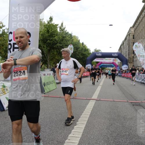 06.09.2026 - CURREX Alsterlauf Yannick Fuchs http://msf.ph/oto/10199711 06.09.2026 10:07:42 Ziel 2176, 2430, 2524, 3576, 3705, 3706, 4473, 4561, 5338, 5633, 6147 meine-sportfotos.de