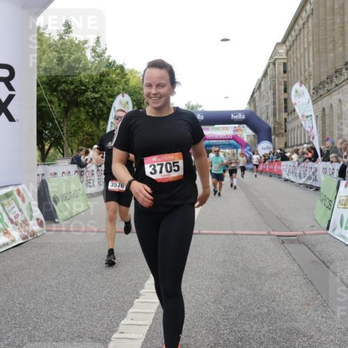 06.09.2026 - CURREX Alsterlauf Yannick Fuchs http://msf.ph/oto/10199789 06.09.2026 10:07:46 Ziel 1316, 2176, 2430, 2524, 2654, 3092, 3576, 3705, 3706, 4419, 4473, 5338, 5860, 6147, 6176, 6223 meine-sportfotos.de
