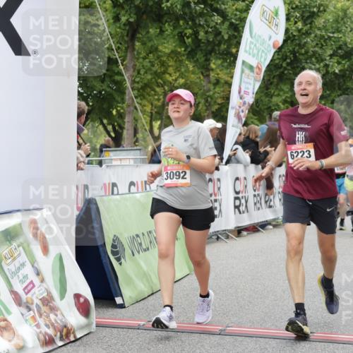06.09.2026 - CURREX Alsterlauf Yannick Fuchs http://msf.ph/oto/10199877 06.09.2026 10:07:49 Ziel 1316, 2123, 2387, 2430, 2654, 2933, 3092, 3576, 3705, 3706, 3722, 3723, 4419, 4473, 5338, 5587, 5588, 5791, 5860, 6044, 6176, 6223, 6382 meine-sportfotos.de