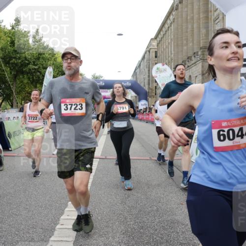 06.09.2026 - CURREX Alsterlauf Yannick Fuchs http://msf.ph/oto/10200023 06.09.2026 10:07:54 Ziel 1316, 2123, 2387, 2654, 2933, 3092, 3296, 3722, 3723, 3757, 3758, 3915, 3916, 3932, 4419, 5324, 5587, 5588, 5791, 5860, 6044, 6176, 6223, 6382 meine-sportfotos.de
