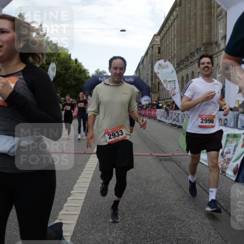 06.09.2026 - CURREX Alsterlauf Yannick Fuchs http://msf.ph/oto/10200066 06.09.2026 10:07:55 Ziel 1316, 2123, 2387, 2654, 2933, 3092, 3296, 3722, 3723, 3757, 3758, 3915, 3916, 3932, 4419, 5324, 5587, 5588, 5791, 5860, 6044, 6176, 6223, 6382 meine-sportfotos.de