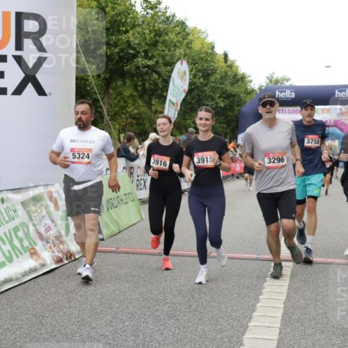 06.09.2026 - CURREX Alsterlauf Yannick Fuchs http://msf.ph/oto/10200108 06.09.2026 10:07:57 Ziel 2123, 2387, 2654, 2933, 3092, 3296, 3666, 3722, 3723, 3757, 3758, 3915, 3916, 3932, 4159, 4419, 5324, 5587, 5588, 5597, 5791, 5860, 6044, 6168, 6176, 6223, 6382 meine-sportfotos.de