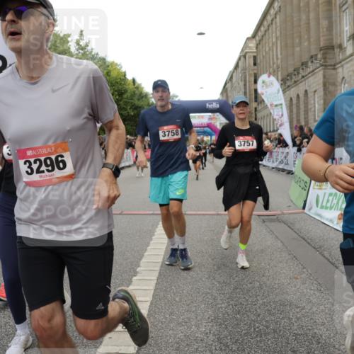 06.09.2026 - CURREX Alsterlauf Yannick Fuchs http://msf.ph/oto/10200154 06.09.2026 10:07:58 Ziel 2123, 2387, 2933, 3296, 3666, 3722, 3723, 3757, 3758, 3915, 3916, 3932, 4159, 5290, 5324, 5587, 5588, 5597, 5791, 5860, 6044, 6168, 6176, 6382 meine-sportfotos.de