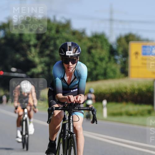 06.09.2026 - 20. Norderstedt Triathlon Michael Burmester http://msf.ph/oto/10200310 06.09.2026 10:33:54 Radfahren 718, 756 meine-sportfotos.de