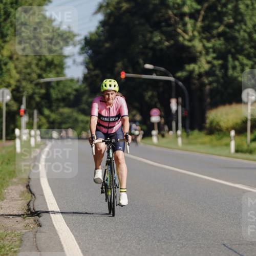 06.09.2026 - 20. Norderstedt Triathlon Michael Burmester http://msf.ph/oto/10200331 06.09.2026 10:34:15 Radfahren 1228 meine-sportfotos.de