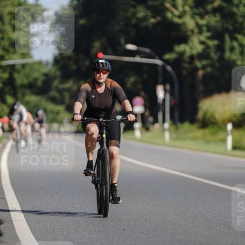 06.09.2026 - 20. Norderstedt Triathlon Michael Burmester http://msf.ph/oto/10200700 06.09.2026 10:36:08 Radfahren 1208 meine-sportfotos.de
