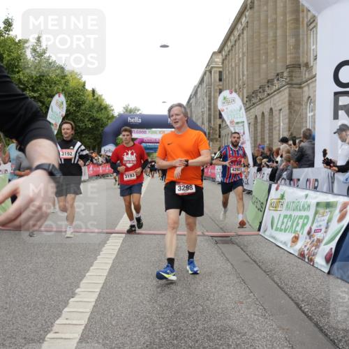 06.09.2026 - CURREX Alsterlauf Yannick Fuchs http://msf.ph/oto/10200977 06.09.2026 10:08:09 Ziel 2363, 2390, 2407, 2785, 3192, 3193, 3194, 3298, 3666, 4292, 4727, 4841, 5049, 5256, 5290, 5507, 6361, 6395 meine-sportfotos.de