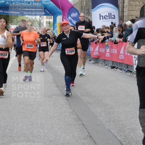 06.09.2026 - CURREX Alsterlauf Yannick Fuchs http://msf.ph/oto/10201250 06.09.2026 10:08:13 Ziel 2363, 2390, 2407, 2785, 3192, 3193, 3194, 3200, 3298, 3309, 3933, 4292, 4590, 4727, 4841, 5049, 5507, 6395, 8258, 8260 meine-sportfotos.de