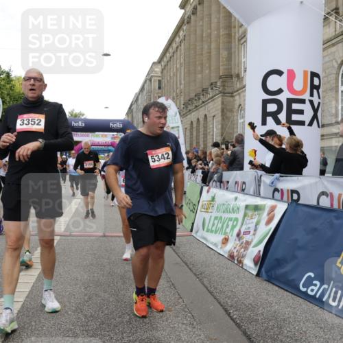 06.09.2026 - CURREX Alsterlauf Yannick Fuchs http://msf.ph/oto/10202255 06.09.2026 10:08:23 Ziel 2035, 2080, 2155, 2440, 2504, 3200, 3309, 3352, 3390, 3933, 4146, 4169, 4247, 4399, 4447, 4590, 5342, 5502, 5582, 6473, 8045, 8258, 8260, 8297 meine-sportfotos.de