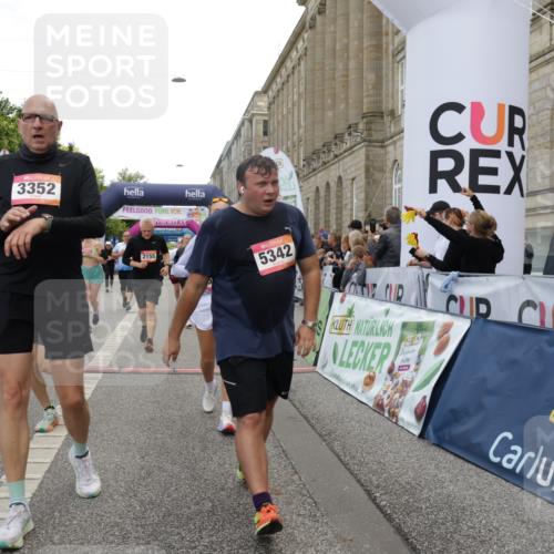 06.09.2026 - CURREX Alsterlauf Yannick Fuchs http://msf.ph/oto/10202283 06.09.2026 10:08:23 Ziel 2035, 2080, 2155, 2440, 2504, 3200, 3309, 3352, 3390, 3933, 4146, 4169, 4247, 4399, 4447, 4590, 5342, 5502, 5582, 6473, 8045, 8258, 8260, 8297 meine-sportfotos.de