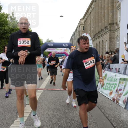 06.09.2026 - CURREX Alsterlauf Yannick Fuchs http://msf.ph/oto/10202299 06.09.2026 10:08:23 Ziel 2035, 2080, 2155, 2440, 2504, 3200, 3309, 3352, 3390, 3933, 4146, 4169, 4247, 4399, 4447, 4590, 5342, 5502, 5582, 6473, 8045, 8258, 8260, 8297 meine-sportfotos.de