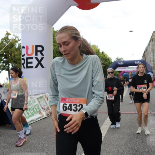 06.09.2026 - CURREX Alsterlauf Yannick Fuchs http://msf.ph/oto/10202880 06.09.2026 10:08:31 Ziel 2035, 2080, 2105, 2155, 2504, 3082, 3093, 3390, 3888, 3889, 4399, 4447, 4476, 4651, 5030, 5140, 5582, 5854, 6230 meine-sportfotos.de