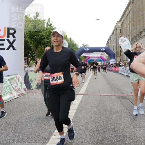 06.09.2026 - CURREX Alsterlauf Yannick Fuchs http://msf.ph/oto/10203460 06.09.2026 10:08:36 Ziel 2105, 2491, 3082, 3093, 3482, 3836, 3888, 3889, 4185, 4476, 4651, 5030, 5140, 5233, 5319, 5550, 5854, 6230 meine-sportfotos.de
