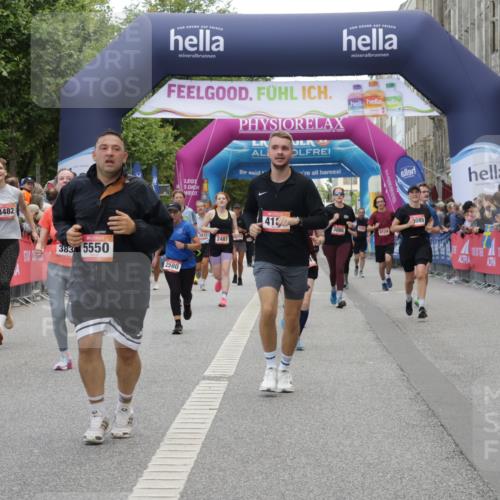 06.09.2026 - CURREX Alsterlauf Yannick Fuchs http://msf.ph/oto/10203499 06.09.2026 10:08:37 Ziel 2491, 2580, 3082, 3093, 3482, 3836, 3888, 3889, 4185, 4476, 4651, 5030, 5140, 5233, 5319, 5550, 5854, 6230 meine-sportfotos.de