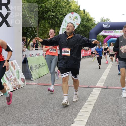 06.09.2026 - CURREX Alsterlauf Yannick Fuchs http://msf.ph/oto/10203800 06.09.2026 10:08:39 Ziel 2374, 2450, 2487, 2491, 2580, 3082, 3482, 3836, 3888, 3889, 4115, 4185, 4476, 4651, 5140, 5233, 5319, 5550, 5854, 8089 meine-sportfotos.de