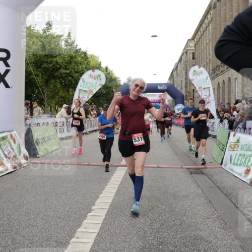 06.09.2026 - CURREX Alsterlauf Yannick Fuchs http://msf.ph/oto/10204135 06.09.2026 10:08:42 Ziel 2374, 2450, 2487, 2491, 2580, 3086, 3400, 3482, 3811, 3812, 3836, 3888, 3889, 4115, 4129, 4185, 4233, 4651, 5130, 5233, 5319, 5550, 5985, 8089 meine-sportfotos.de