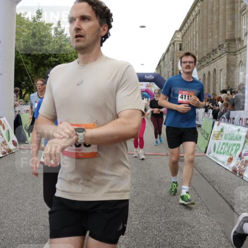 06.09.2026 - CURREX Alsterlauf Yannick Fuchs http://msf.ph/oto/10204328 06.09.2026 10:08:44 Ziel 2374, 2450, 2487, 2491, 2580, 3086, 3400, 3482, 3540, 3811, 3812, 3836, 4115, 4129, 4185, 4233, 5130, 5233, 5319, 5550, 5985, 8089 meine-sportfotos.de