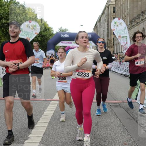 06.09.2026 - CURREX Alsterlauf Yannick Fuchs http://msf.ph/oto/10204480 06.09.2026 10:08:46 Ziel 2374, 2450, 2487, 2580, 3086, 3400, 3482, 3540, 3811, 3812, 3836, 4115, 4129, 4185, 4233, 4746, 5130, 5233, 5319, 5367, 5550, 5985, 8089 meine-sportfotos.de