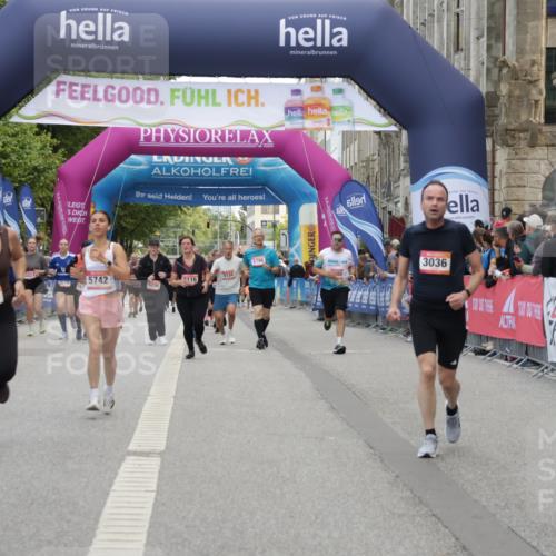 06.09.2026 - CURREX Alsterlauf Yannick Fuchs http://msf.ph/oto/10205443 06.09.2026 10:08:54 Ziel 2777, 3036, 3540, 3811, 3812, 4274, 4738, 4746, 5125, 5252, 5367, 5742, 6488 meine-sportfotos.de