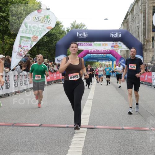 06.09.2026 - CURREX Alsterlauf Yannick Fuchs http://msf.ph/oto/10205844 06.09.2026 10:08:57 Ziel 2777, 3036, 4274, 4738, 4746, 5125, 5252, 5367, 5742, 6116, 6488, 8055 meine-sportfotos.de