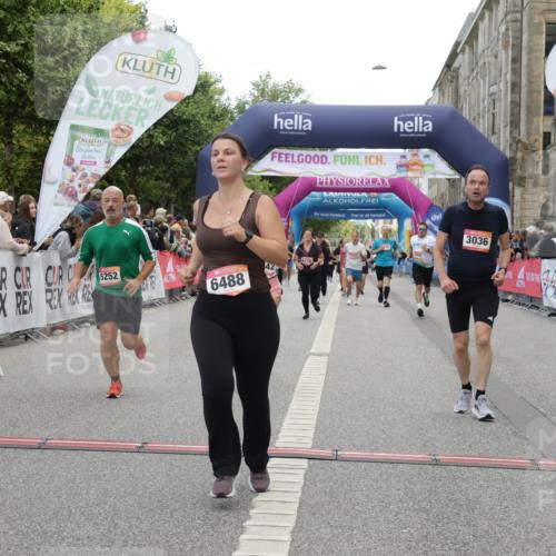 06.09.2026 - CURREX Alsterlauf Yannick Fuchs http://msf.ph/oto/10205942 06.09.2026 10:08:57 Ziel 2777, 3036, 4274, 4738, 4746, 5125, 5252, 5367, 5742, 6116, 6488, 8055 meine-sportfotos.de